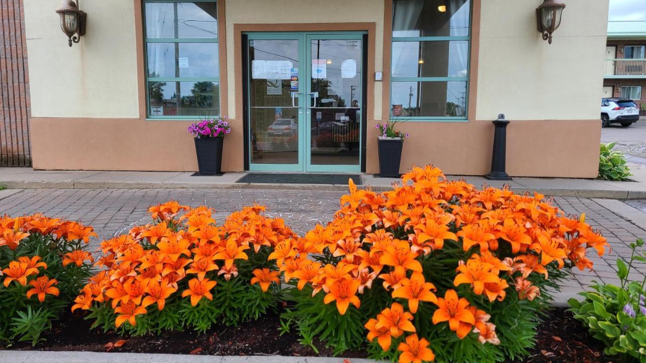 Quality Inn & Suites 1000 Islands Gananoque Kültér fotó