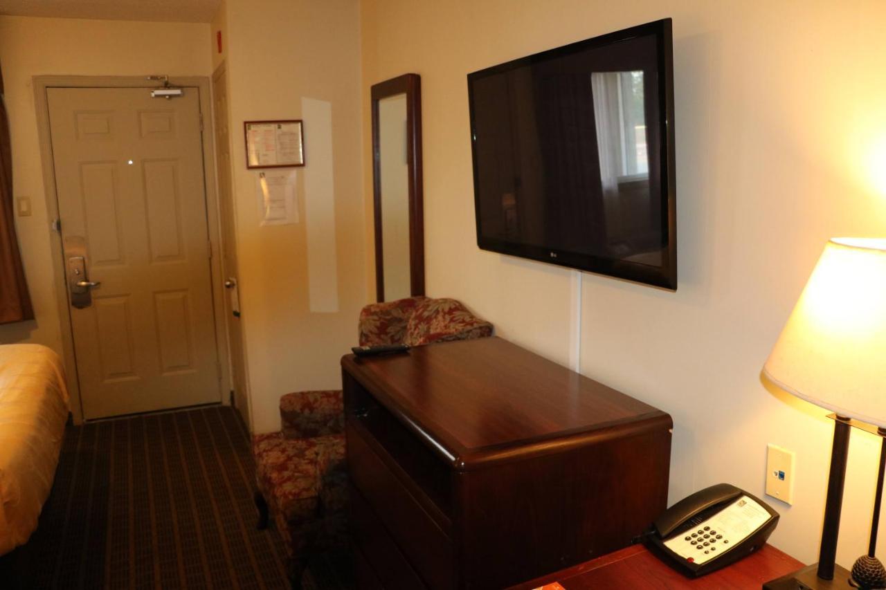 Quality Inn & Suites 1000 Islands Gananoque Kültér fotó