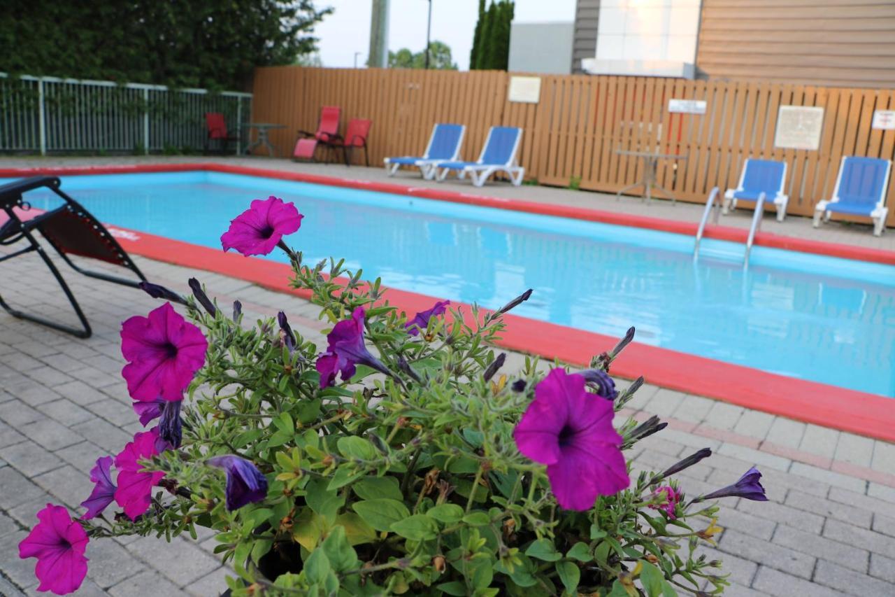 Quality Inn & Suites 1000 Islands Gananoque Kültér fotó