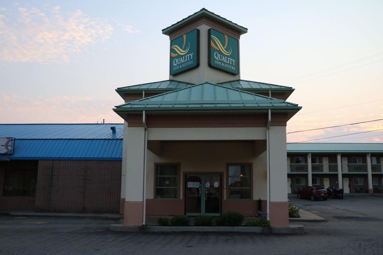 Quality Inn & Suites 1000 Islands Gananoque Kültér fotó