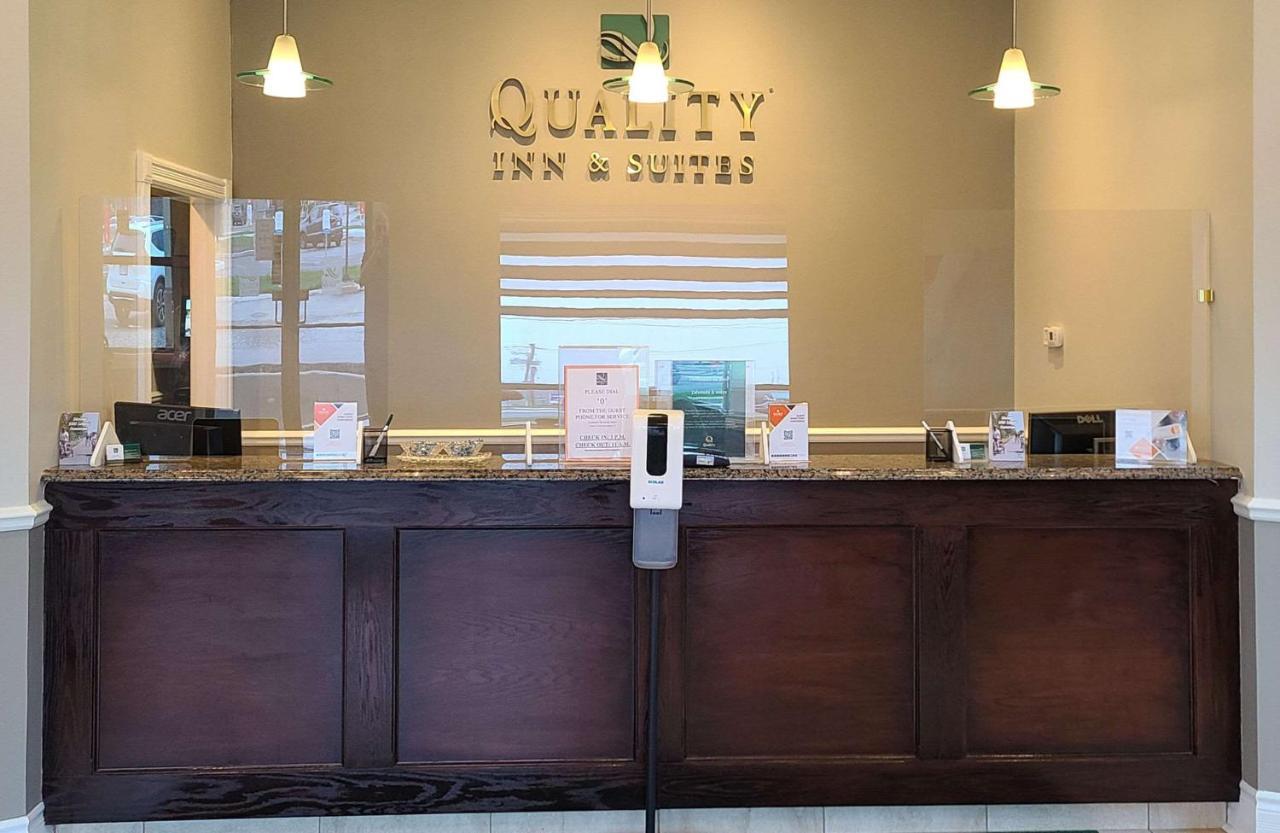 Quality Inn & Suites 1000 Islands Gananoque Kültér fotó