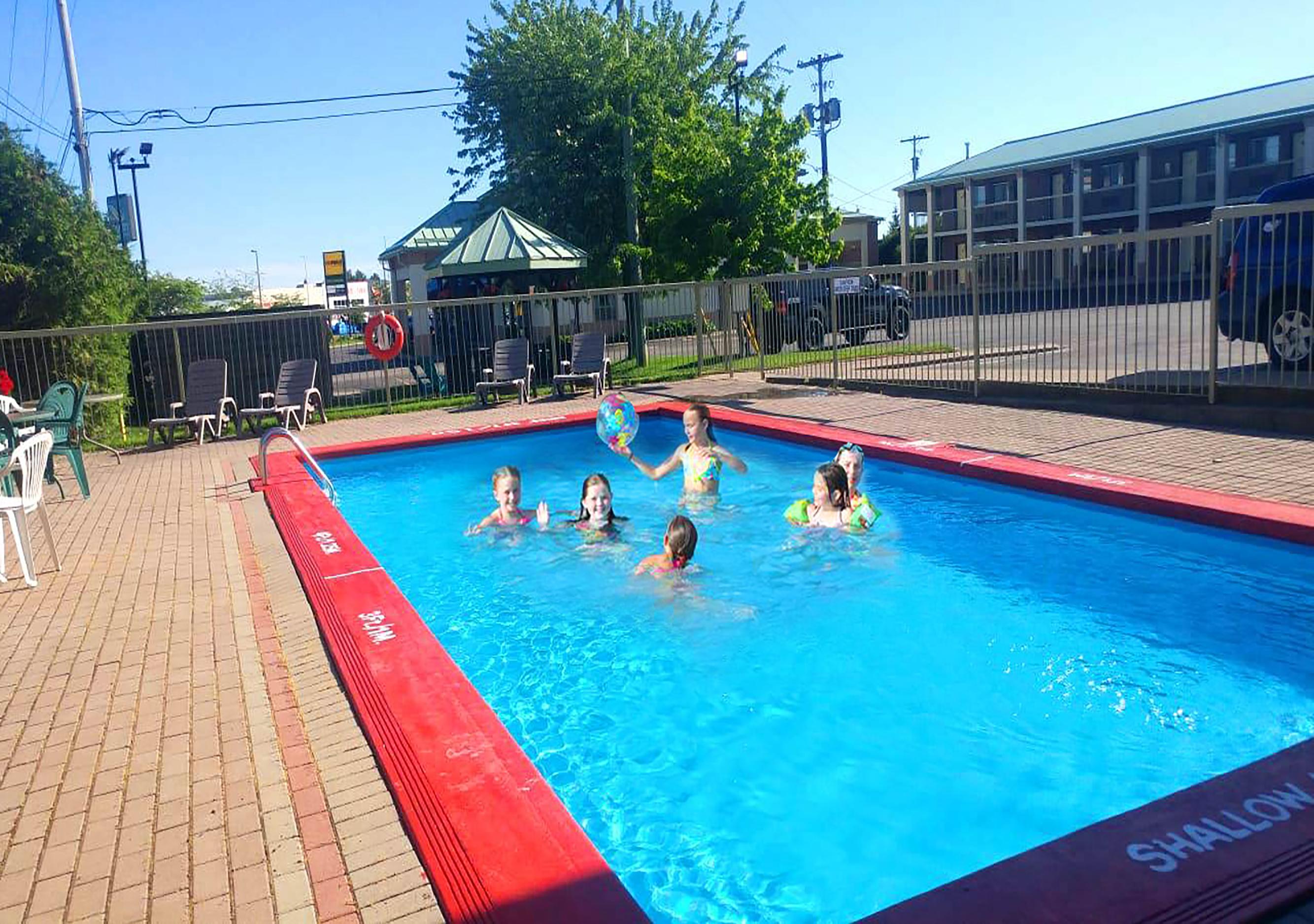 Quality Inn & Suites 1000 Islands Gananoque Kültér fotó